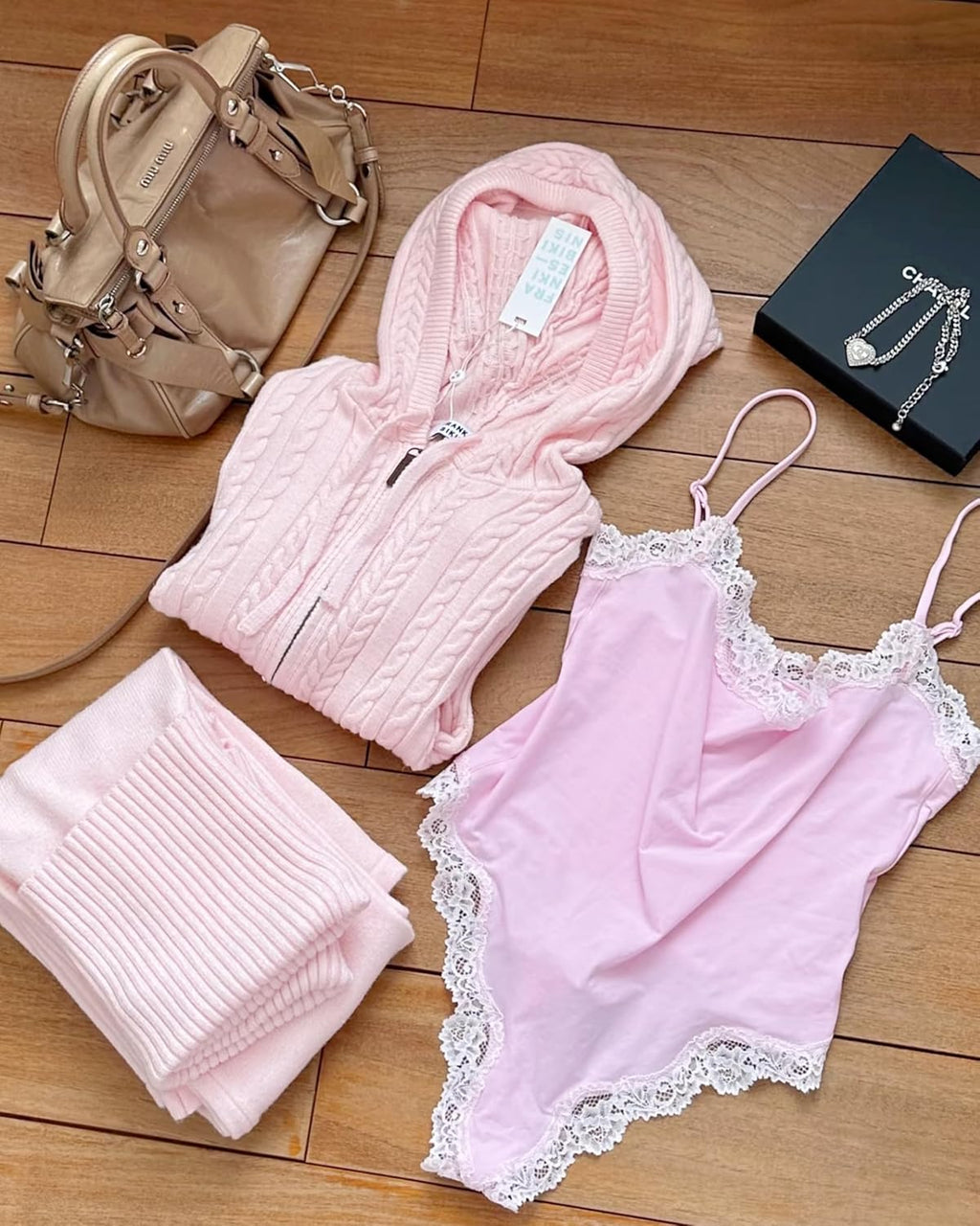 Krajka detail Bodysuit Square Neck Spaghetti Strap Tank Top Bodysuits