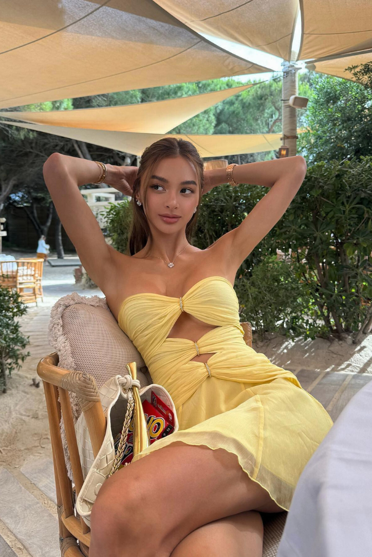 Priya | Mini šaty s zlatými prsteny