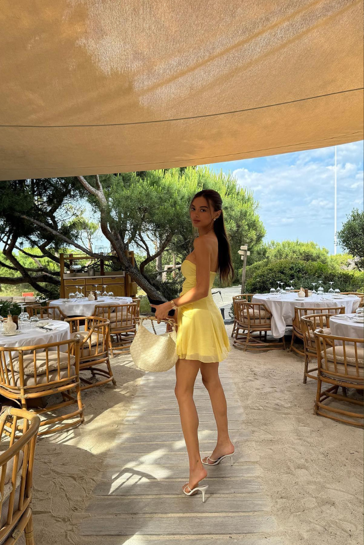 Priya | Mini šaty se zlatými kroužky