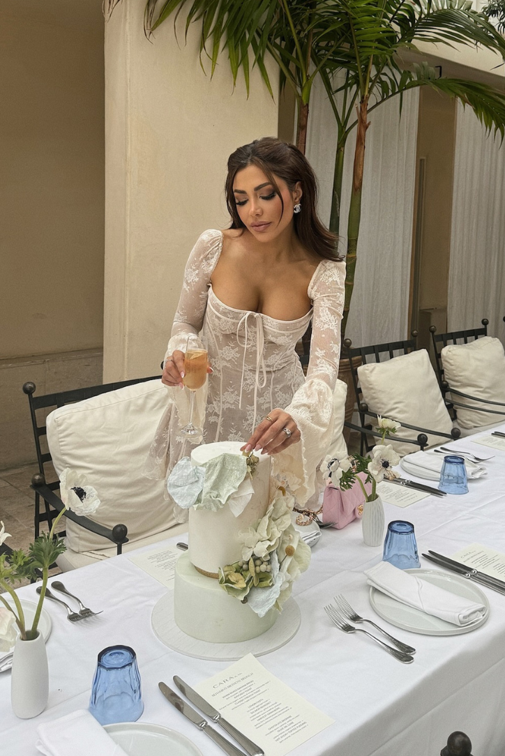 Mabel | Mini šaty s dlouhým rukávem a krajkou