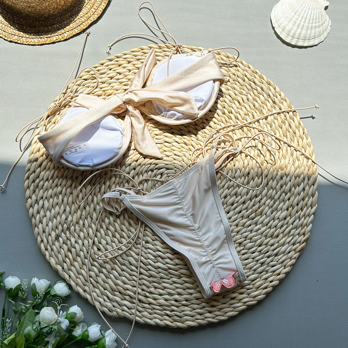 Novalee | Vyšívané rozdělené plavky