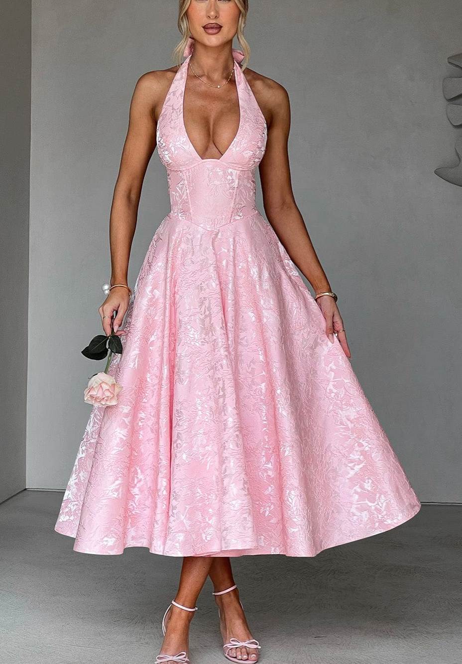 Esmeralda | Halter bezrukávové midi šaty