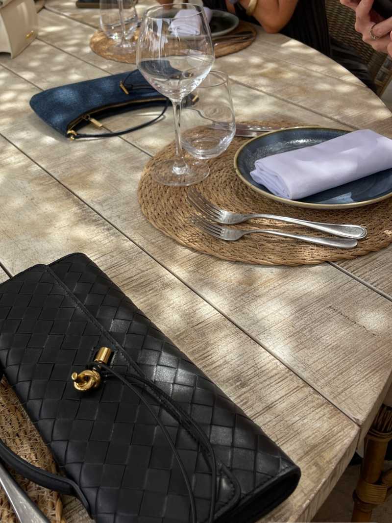 Naše tkaná kabelka Bianca