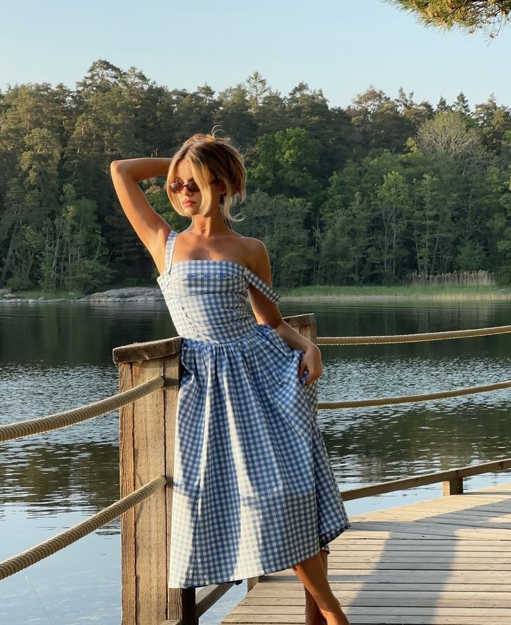 Ariana | Bezramenné Midi Sluneční Šaty