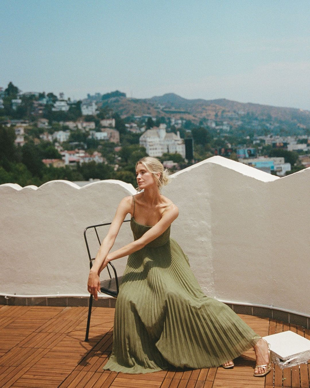 Hayley | Bezramenné midi šaty s korzetovým vrškem