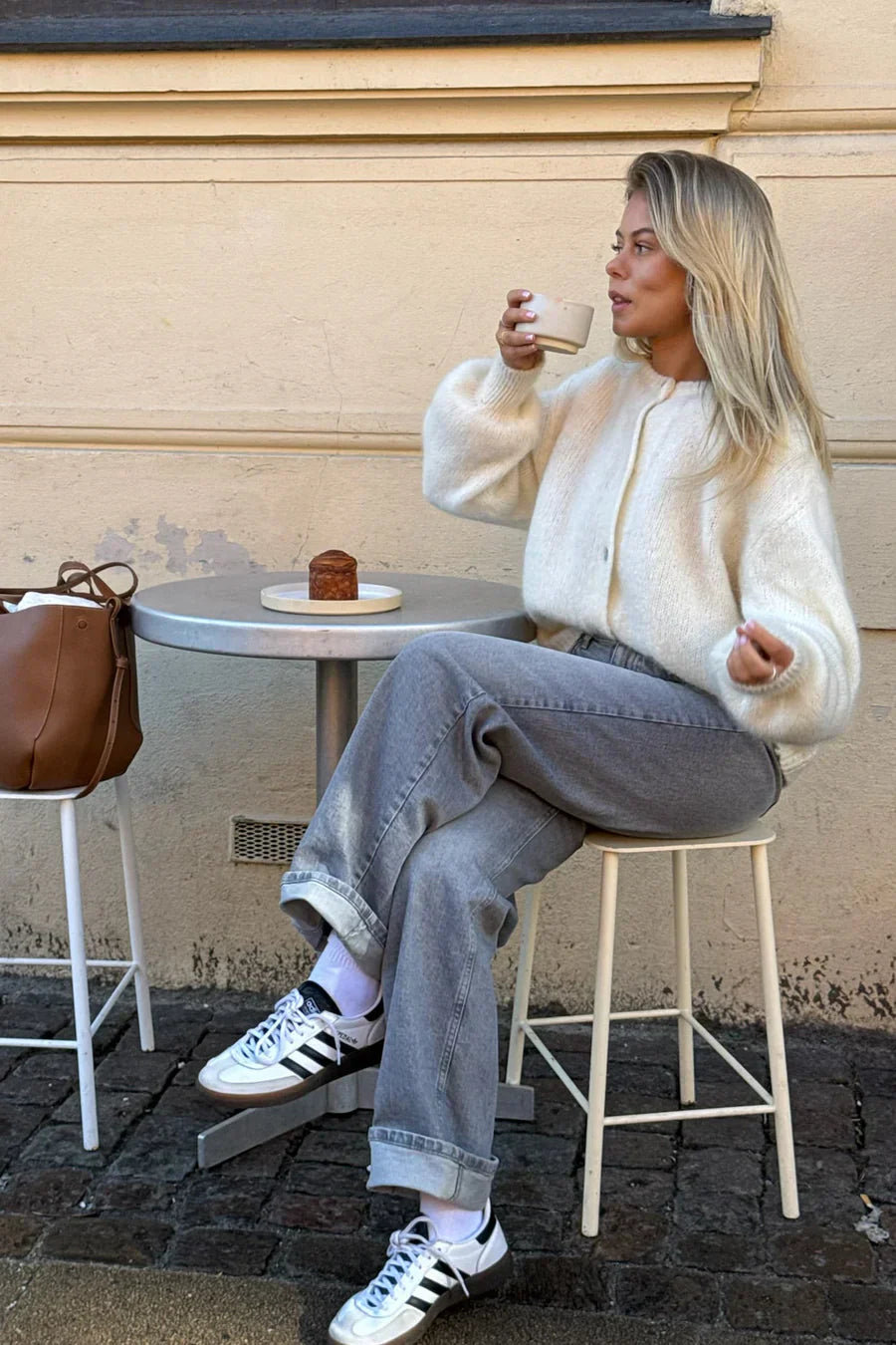 Pletená vesta - bílá