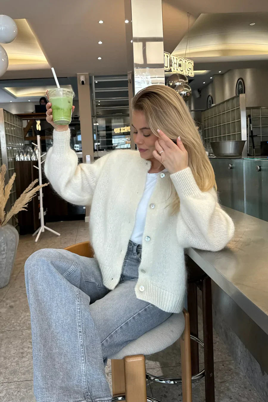 Pletená vesta - bílá