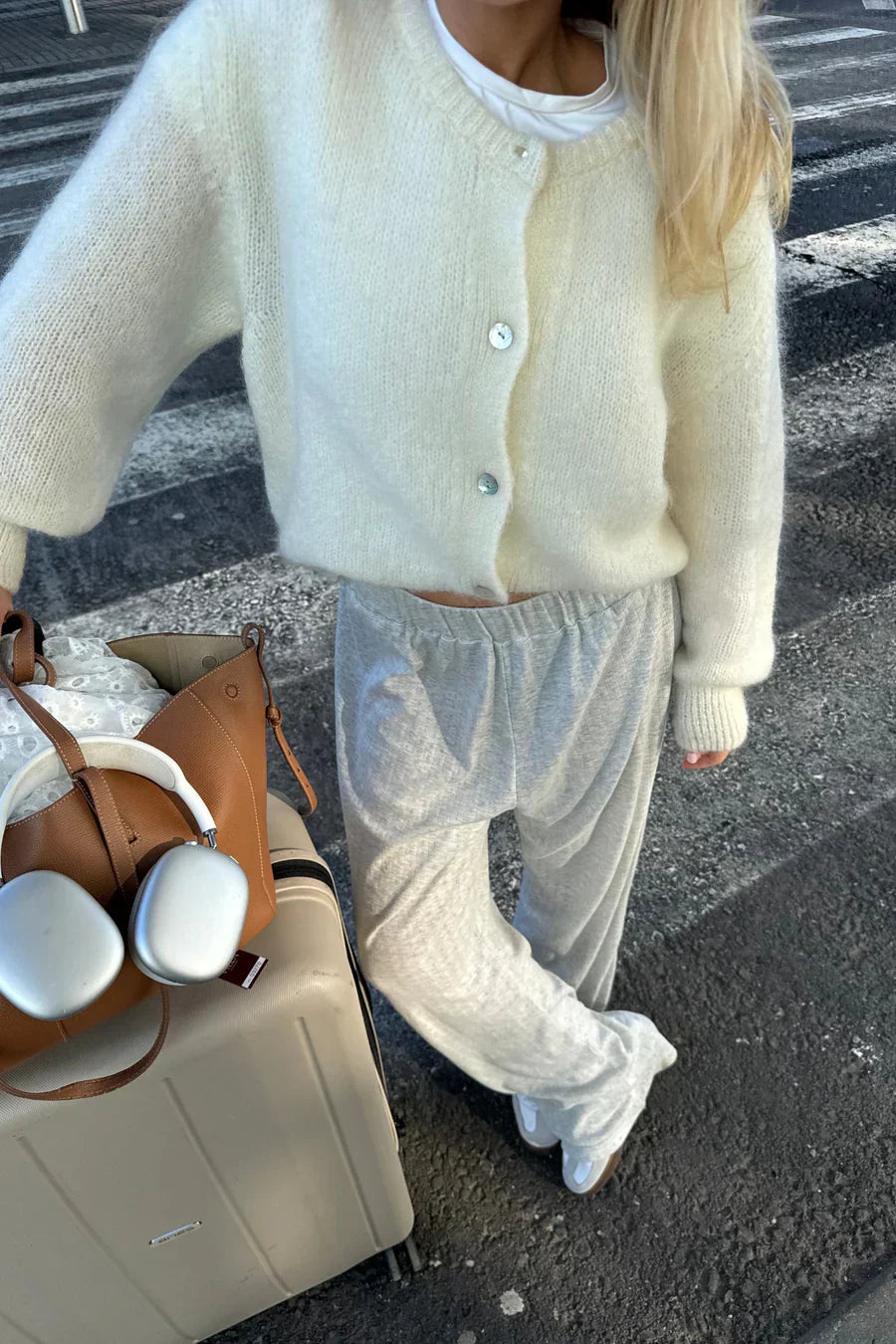 Pletená vesta - bílá