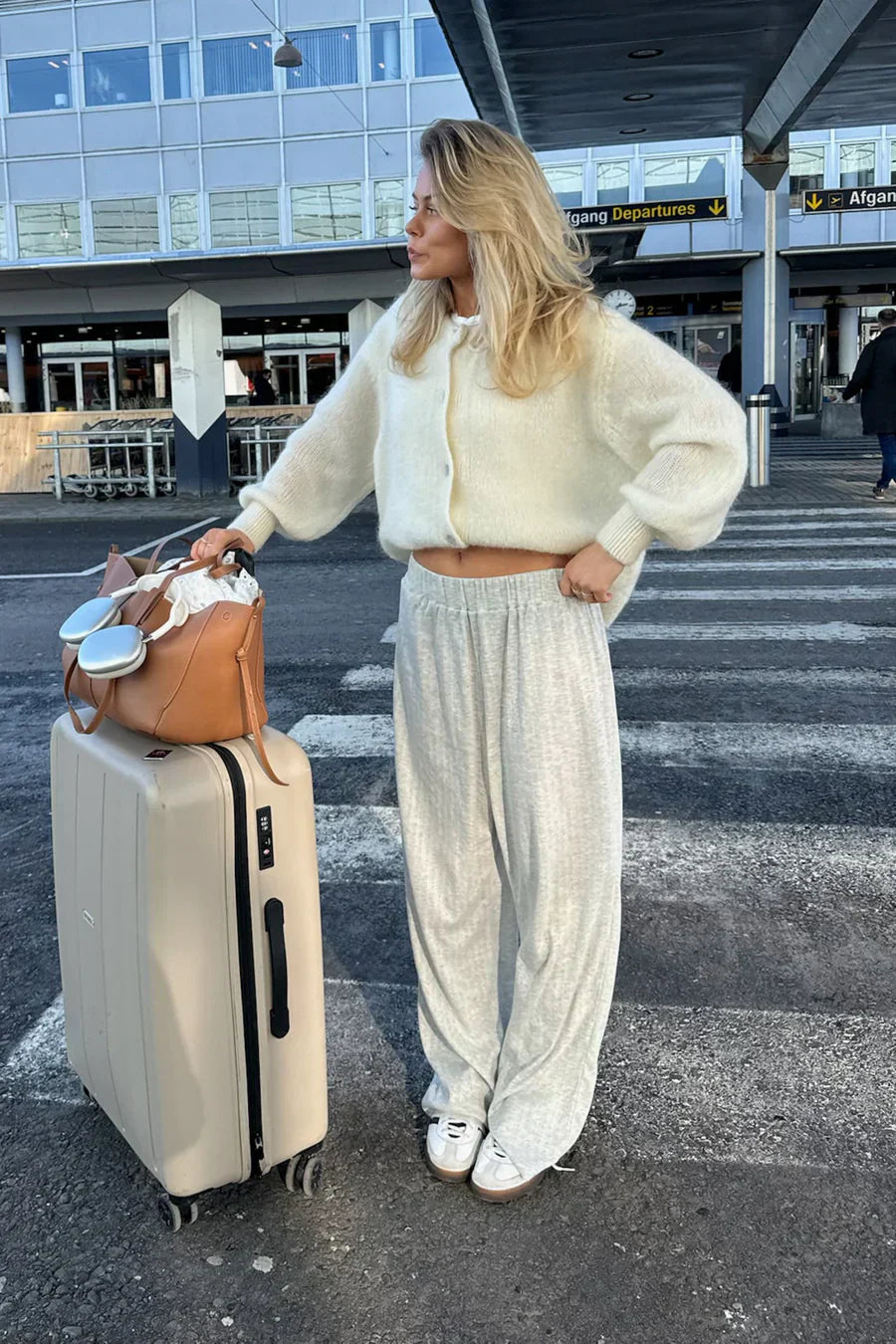 Pletená vesta - bílá