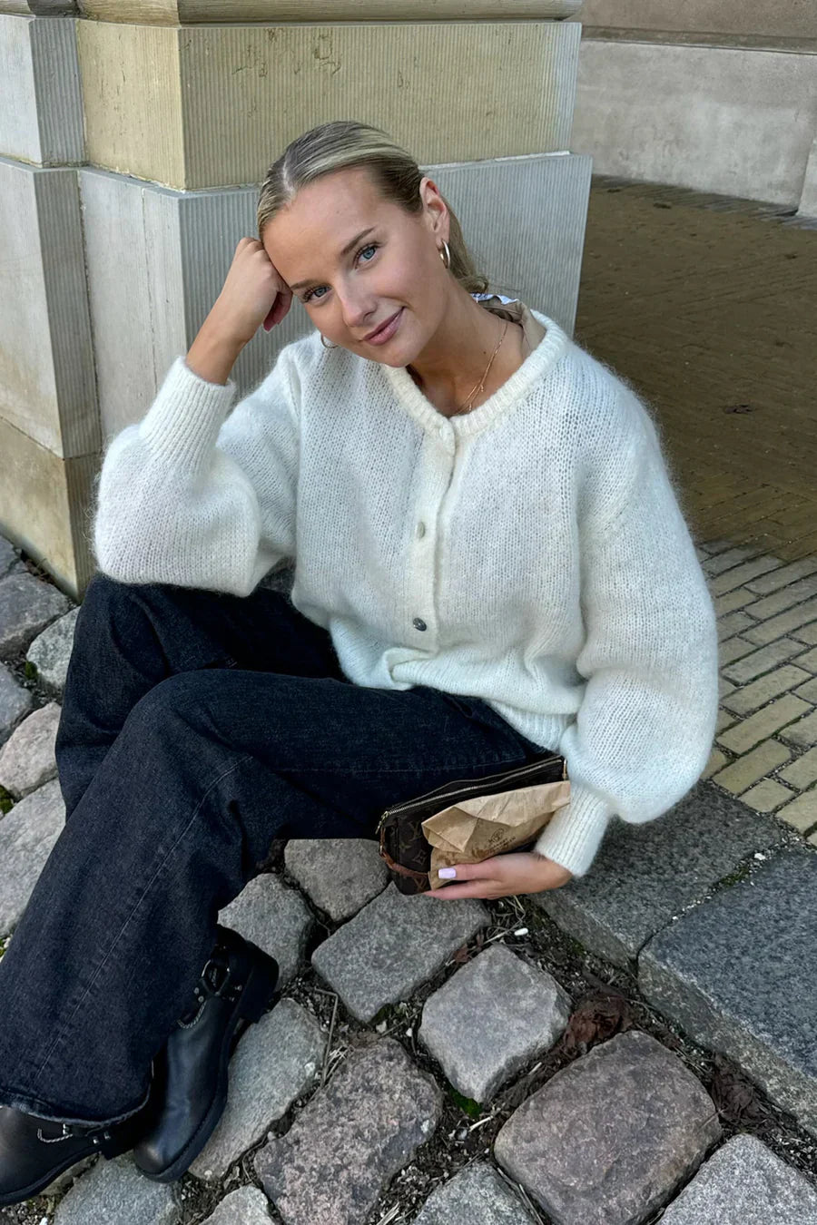 Pletená vesta - bílá